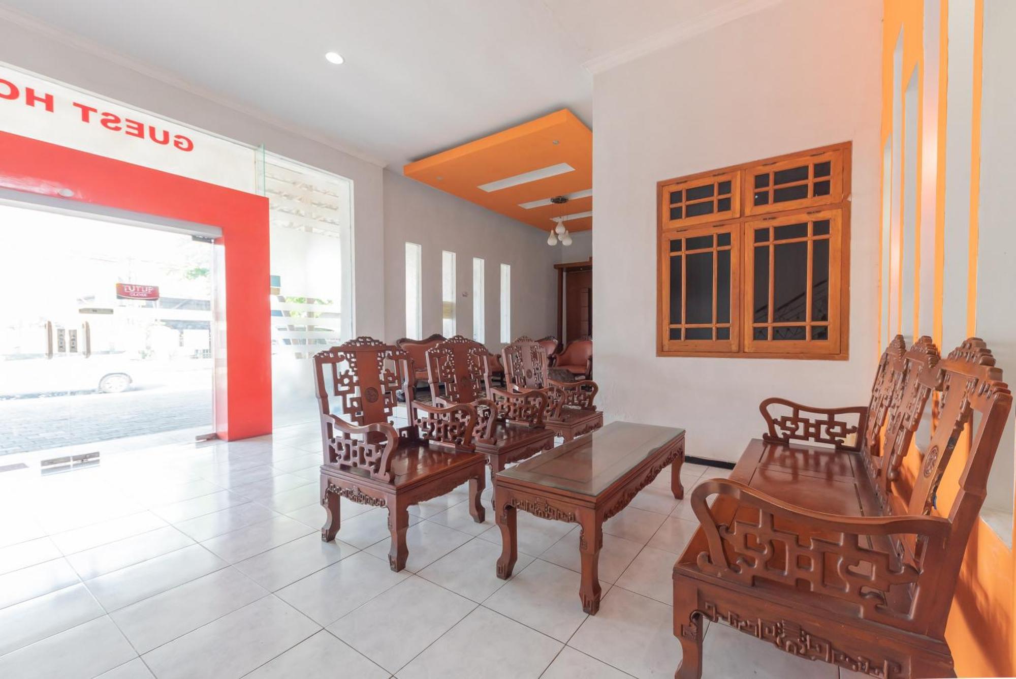 OYO 1362 Ciliwung Family Residence Malang Exterior foto