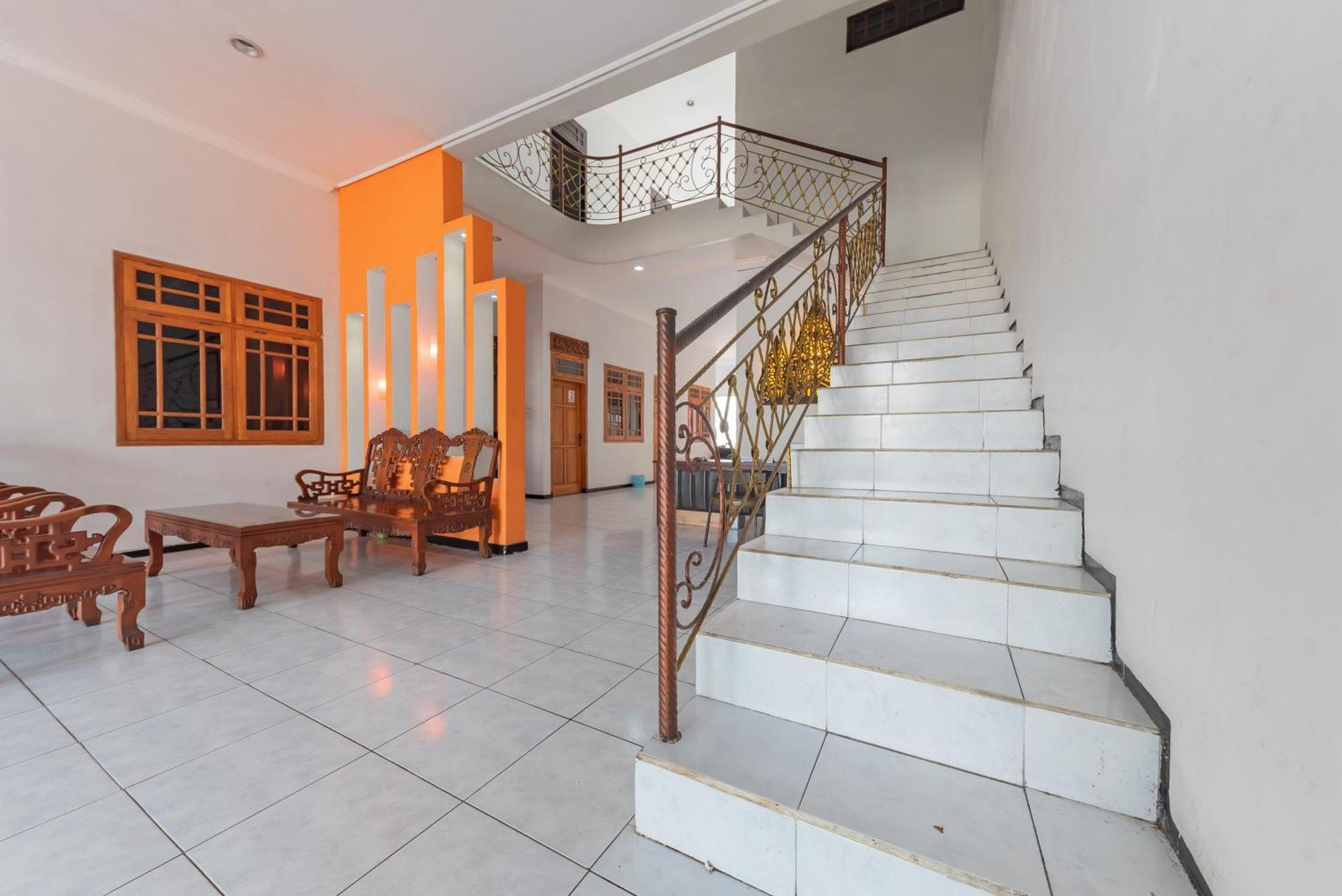 OYO 1362 Ciliwung Family Residence Malang Exterior foto