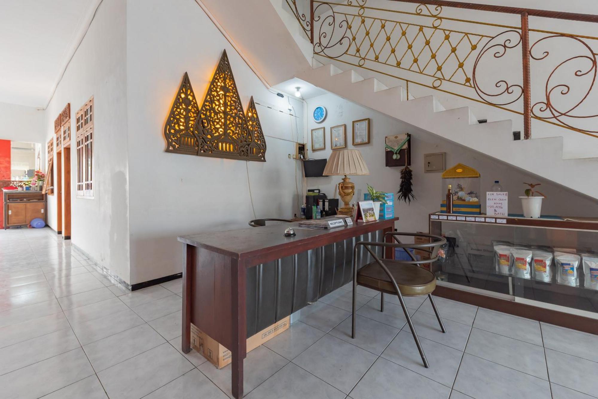 OYO 1362 Ciliwung Family Residence Malang Exterior foto